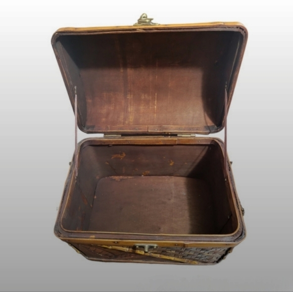 Vintage Woven Wood Copper Bamboo Handmade Basket Box Chest With Brass Latch - Picture 2 of 12